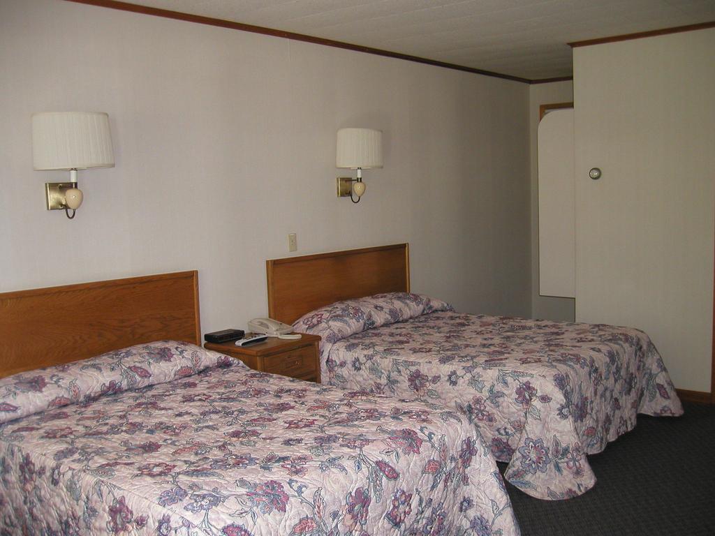 T-Bird Motor Inn Shelburne Buitenkant foto