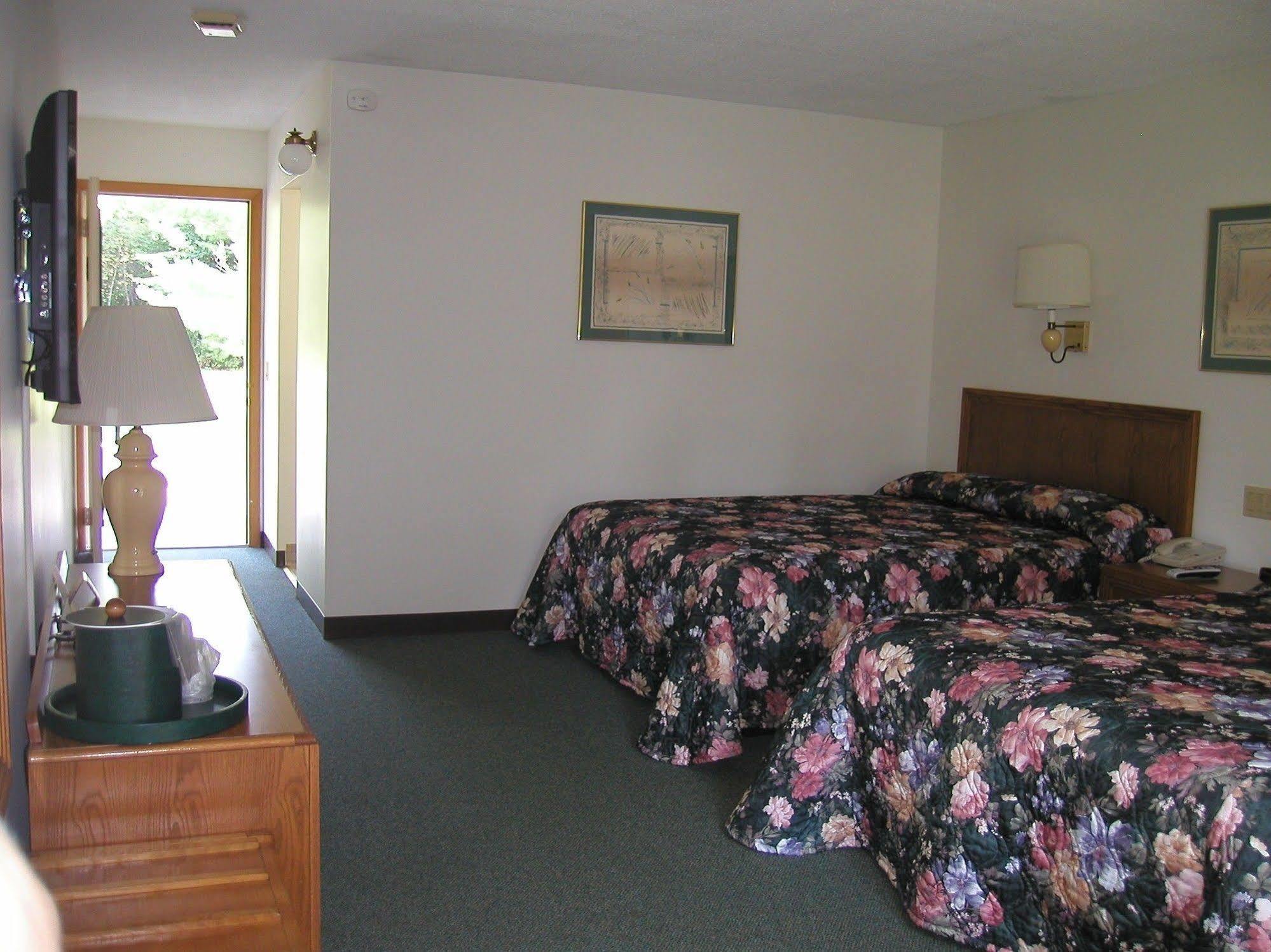 T-Bird Motor Inn Shelburne Buitenkant foto